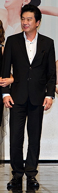 김형일