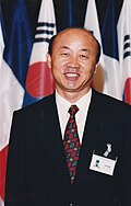 류우익