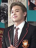 박은석